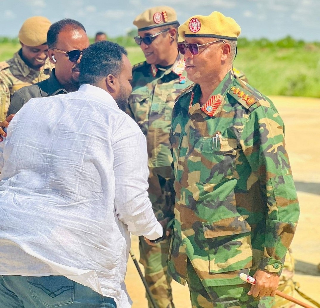 General Maadey Nuurey Sheekh oo gaaray Baydhabo.jpg